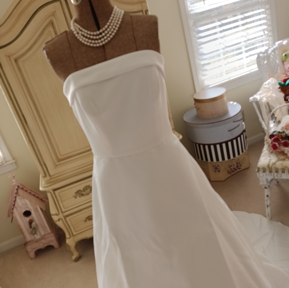 2005 TIMELESS A- LINE WEDDING GOWN! EUC!❤️ - Picture 6 of 16